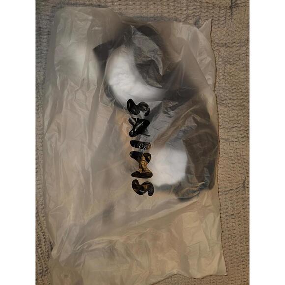 SKIMS Full Coverage Lightly Lined Bra with wire | 36C |ONYX |BNWT - Picture 8 of 8